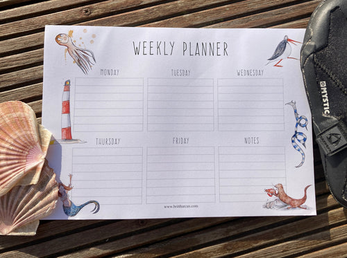 Weekly planner. 50 pages of high quality paper featuring Britt's artwork from her 2023 calendar 'Come see the sea'. Great for work, rest and play. Suitable for all ages.